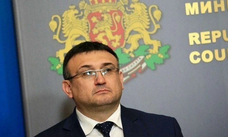Маринов: Попълвайте настоящия си адрес в декларацията за КПП-та, не ходете да го сменяте