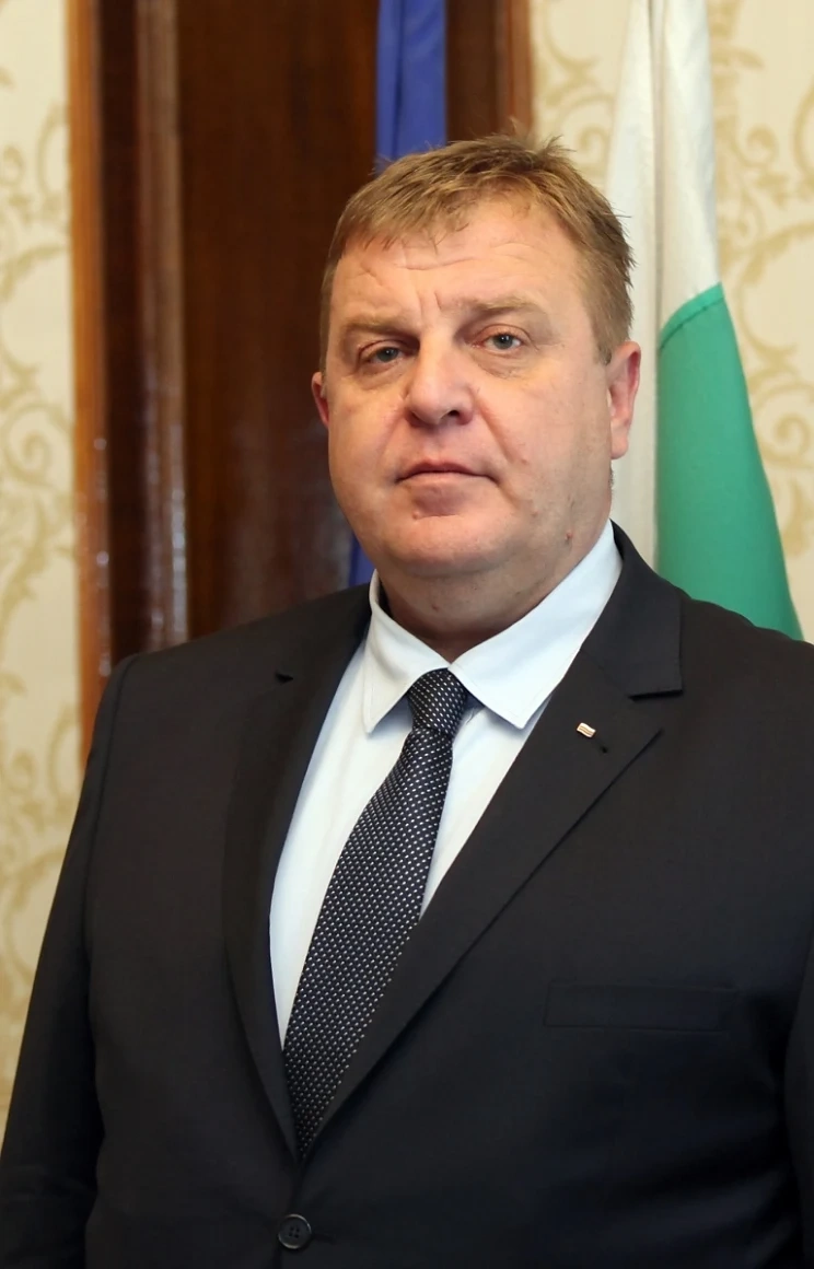 Каракачанов: Тествах се за коронавирус