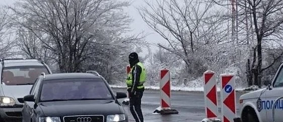 Облекчават преминаването през КПП-тата в областните центрове