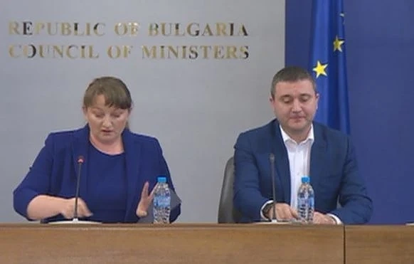 Държавата ще плати 60% от заплатите на служителите на фирми в затруднение. Ето кои сектори получават подкрепа