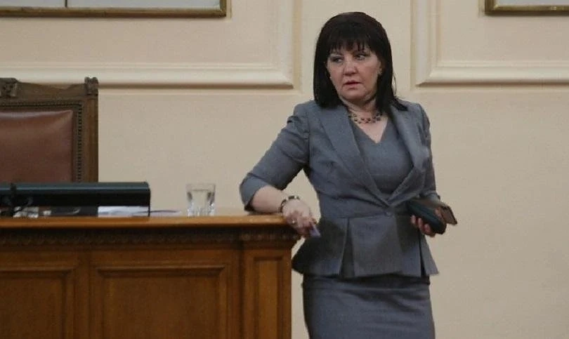 Цвета Караянчева свиква извънредно заседание на НС