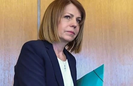 Фандъкова е спряла поръчката за покупката на коли