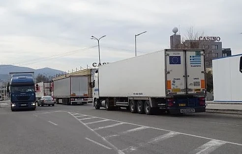Турските власти освобождават от карантината българските шофьори на тирове