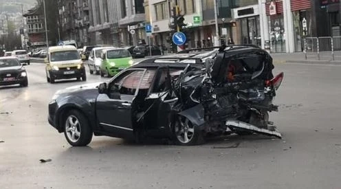 Късно снощи е задържана и приятелката на Кристиан Николов, която е била в джипа