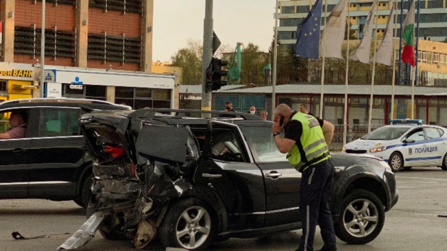 Появи се трето видео от катастрофата, в която загина Милен Цветков