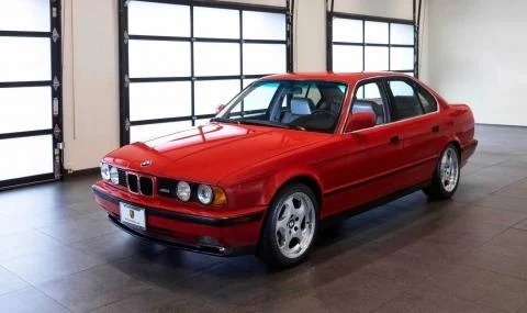 30-годишно BMW се продава на цената на ново