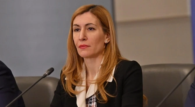 Ангелкова: Нека всеки да избере България за своята късна почивка