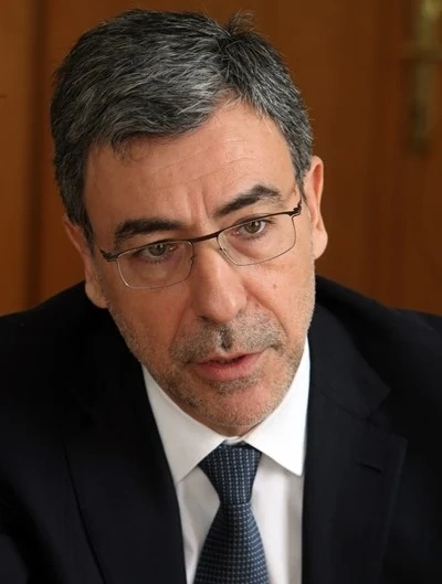 Проф. Даниел Вълчев: Нe остана багер, с който премиерът Борисов да не се е снимал