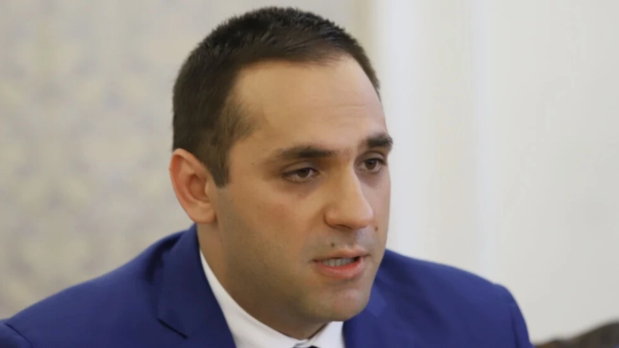 Лихва от 10% на кредит от ББР? Караниколов обяснява
