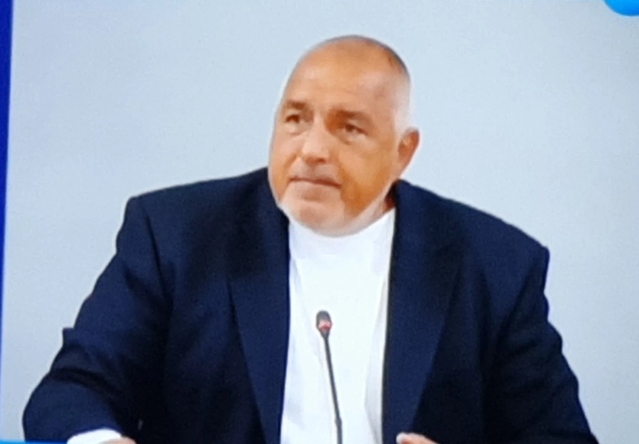 Премиерът Бойко Борисов опроверга слуховете, че Щабът е разформирован или че генералът е премахнат от поста си