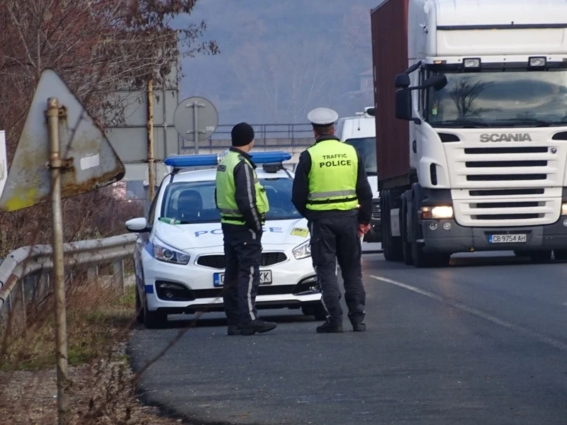 Пътна полиция засилва мерките за празника