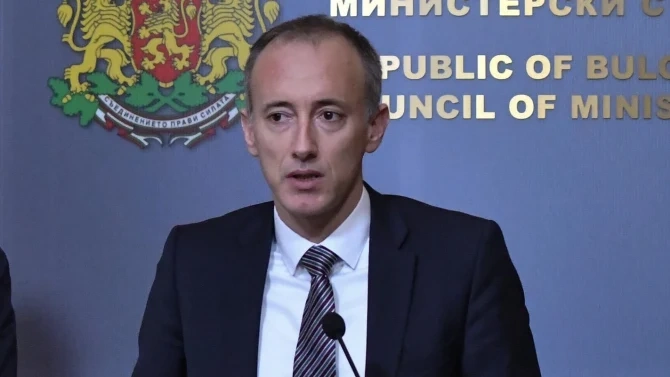Вълчев: Българските учители заслужават да бъдат аплодирани