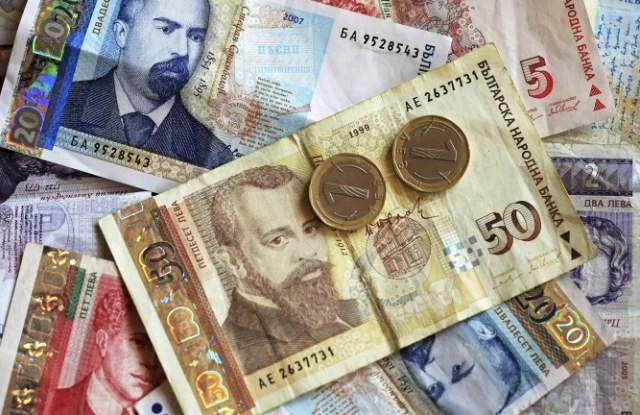 Кризата заличи 600 млн. лв. от парите за втора пенсия