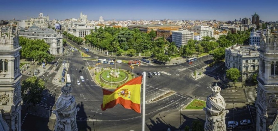 Испания улеснява престоя и завръщането на чужденци