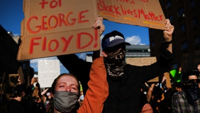 Ню Йорк въведе полицейски час заради протестите