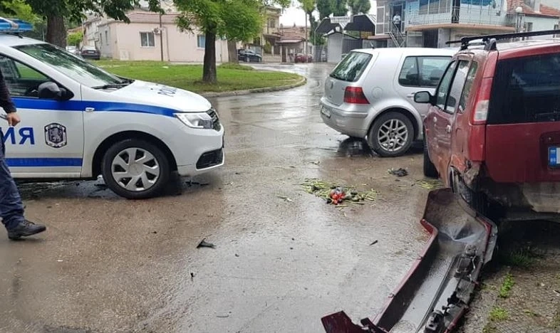 Шофьор помете коли и блъсна пешеходка във Варна (ВИДЕО+СНИМКИ)