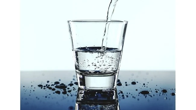 Колко вода трябва да пием през лятото