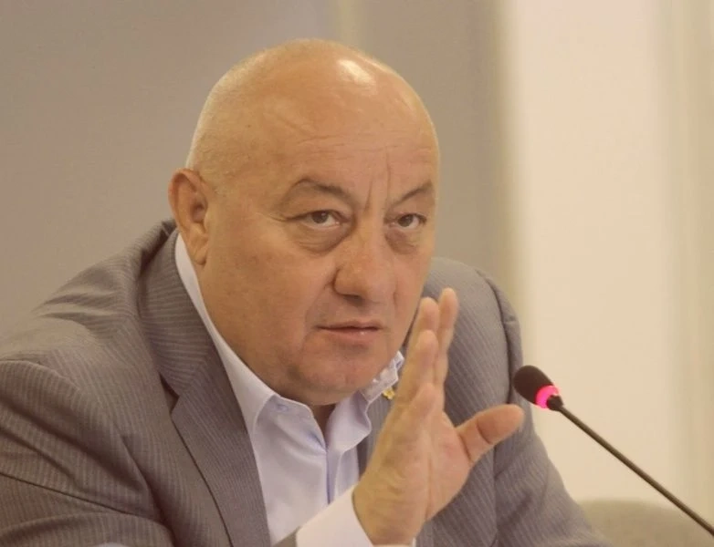 Гергов преди пленума: Нинова е вредна за партията и държавата