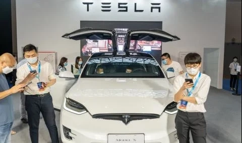 Tesla търси помощ за дизайна на компактен китайски електромобил