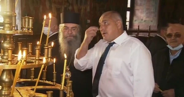 Борисов даде пример как да не се спазва новата заповед за маските