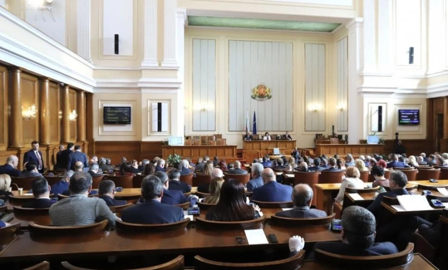 Скандалите около Васил Божков се пренесоха в парламента