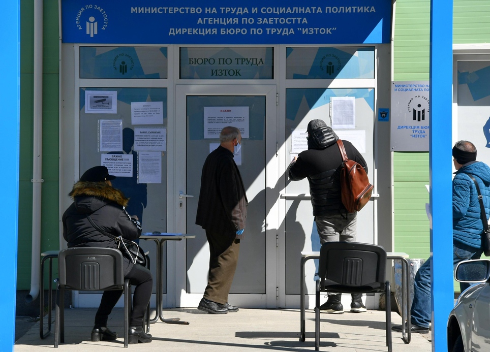 Нов проект на Агенцията по заетостта ще осигури заетост на 70 000 безработни : skandal.bg