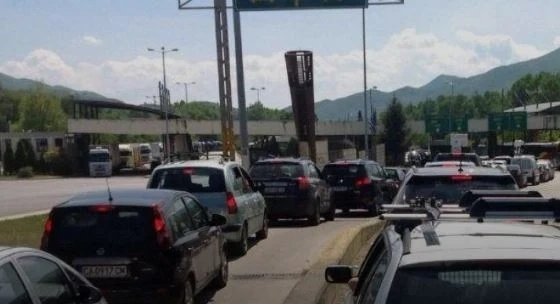 Над 10 км е опашката на Кулата