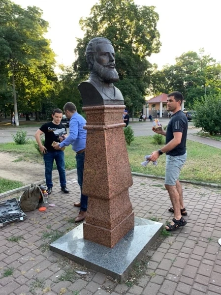 Възстановиха паметника на Христо Ботев в Одеса