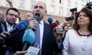 Румен Радев: Мутри, вън!