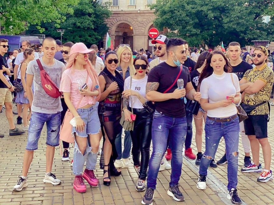 Роксана изригна! Някои са щастливи от нещастието ни!