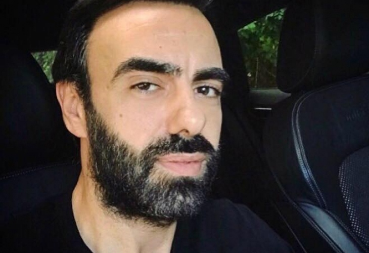 Мариян Башур плюе по \