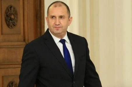 Служител в президентството е с COVID-19. Румен Радев с отрицателен тест