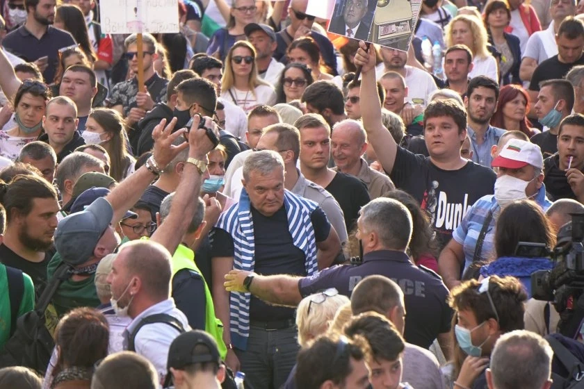 Протестиращи поискаха оставка на правителството