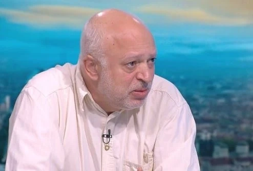 Проф. Минеков: Оставките на министри са огризки, подхвърлени на протестиращите