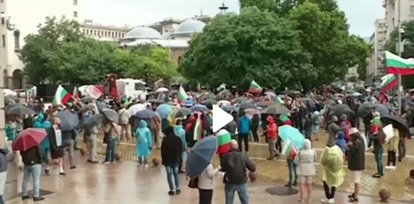 Десети ден на протести срещу властта