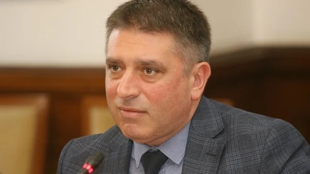 Данаил Кирилов: Спазвам изискването на премиера да не пиша във \