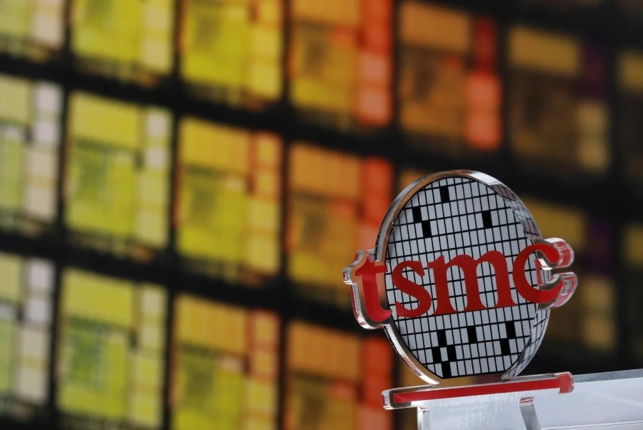 Тайванската компания TSMC спира доставките на микрочипове за Huawei през септември