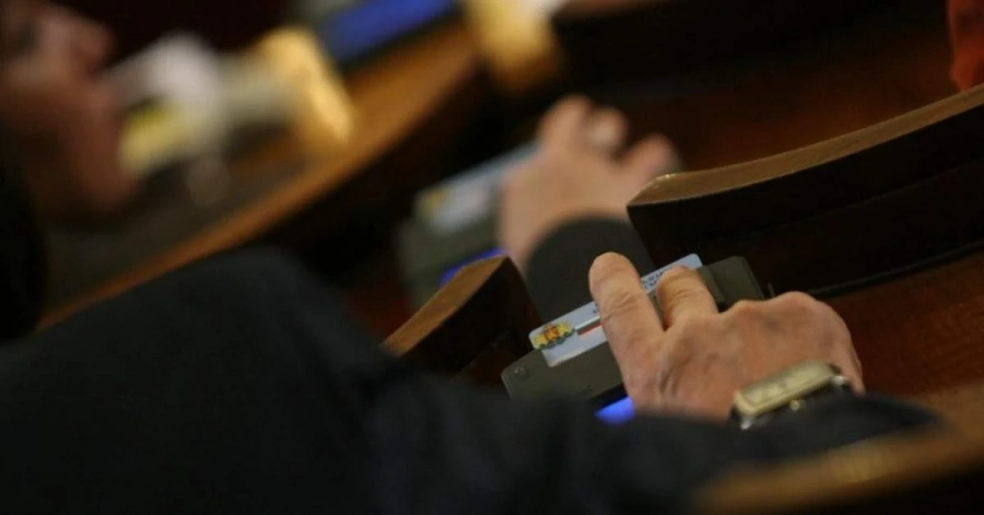 Парламентът прие 10-годишна давност на частните дългове