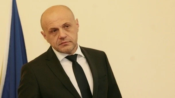 Депутати от БСП посрещнаха Томислав Дончев с викове \