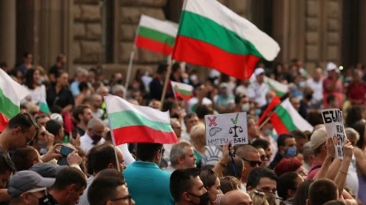 Протестите срещу властта продължават