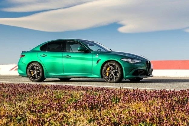 Alfa Romeo обнови цветовата гама