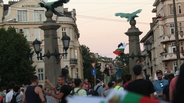 Протестиращи парализираха центъра на София