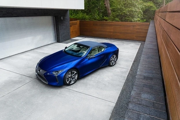 Вижте този Lexus кабриолет (СНИМКИ)