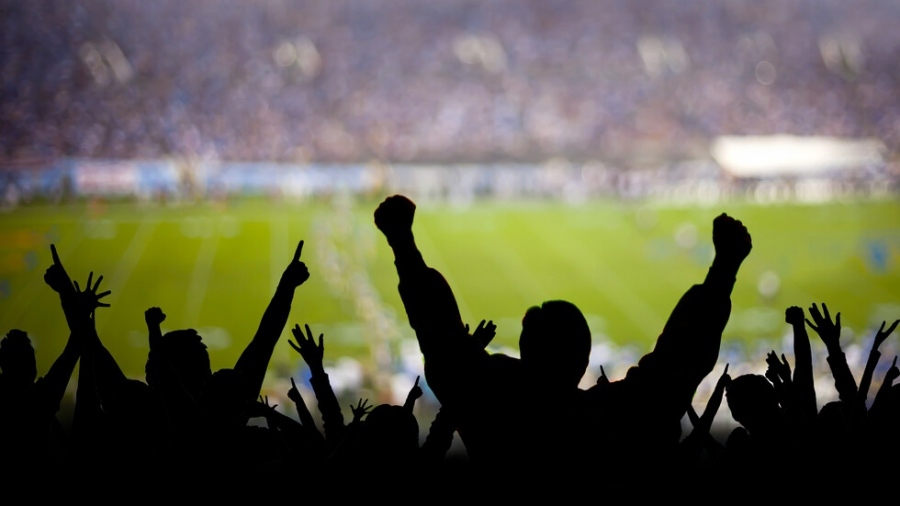 Отварят стадионите за публика при спазване на строги мерки