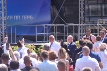 Борисов: Предлагам да си тръгна, но да продължи правителството