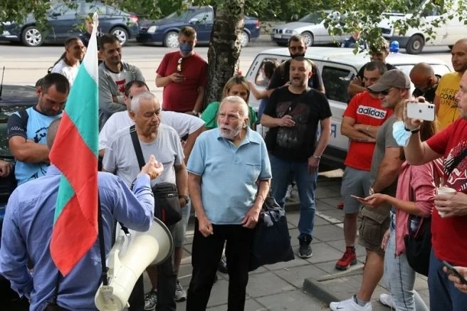 Освободиха арестуваните протестиращи при среднощната акция в София
