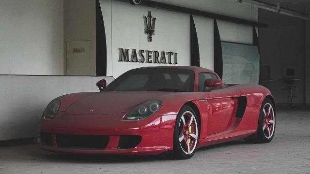 Намериха изоставено Porsche Carrera GT в Китай