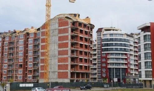 Имотният пазар в България е потънал с 30% в кризата
