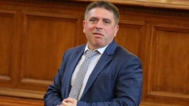 Данаил Кирилов подаде оставка