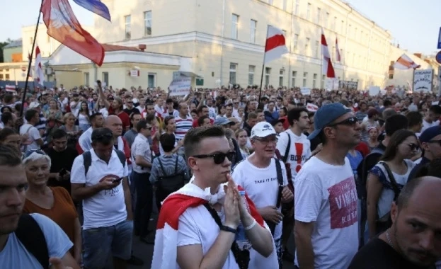 Над 100 000 души протестираха в Беларус